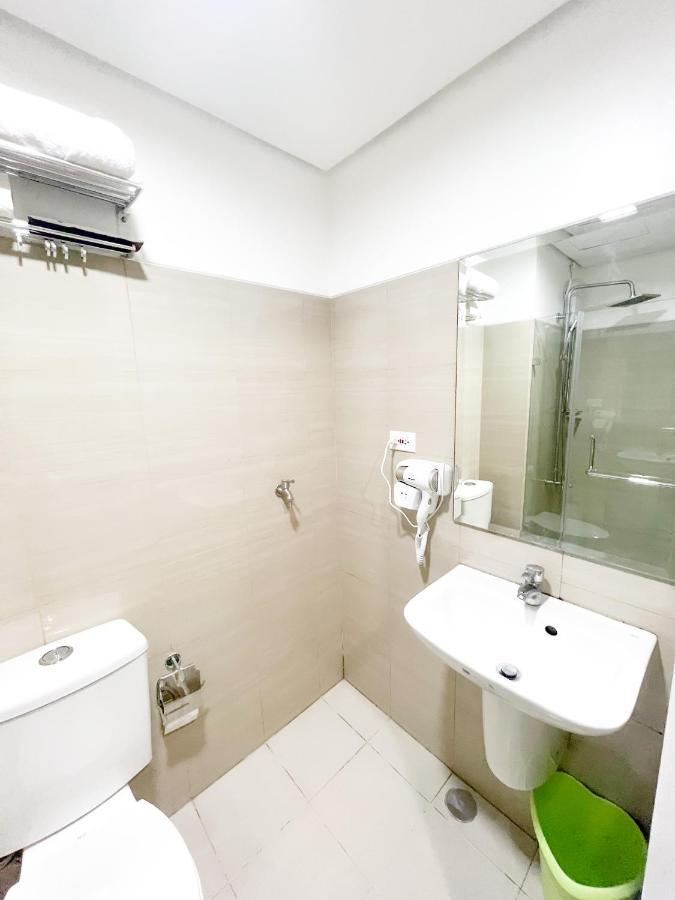 Sabina'S One Bedroom Condo At Shore Tower C Manila Esterno foto