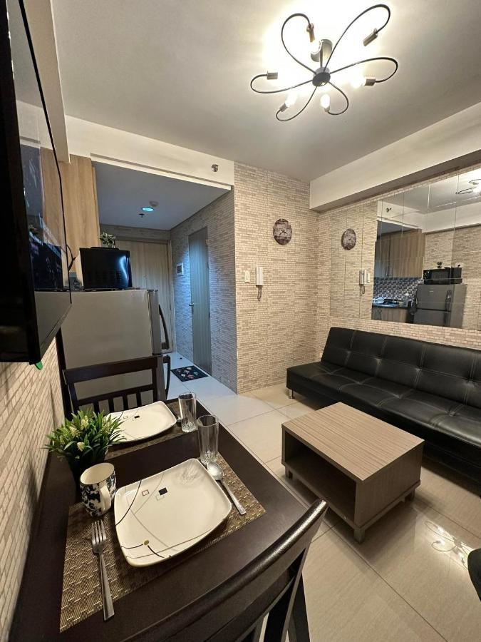 Sabina'S One Bedroom Condo At Shore Tower C Manila Esterno foto